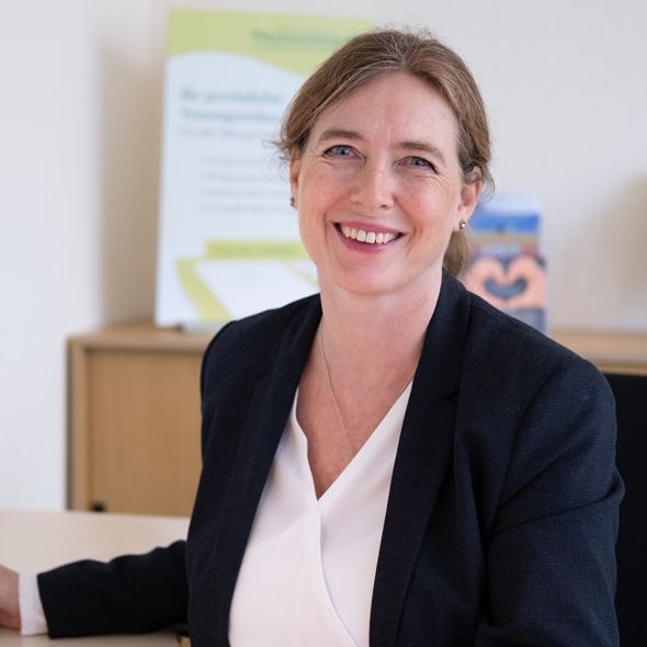 Frau MayZuschniti590x590